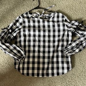 Black and white picnic pattern shirt